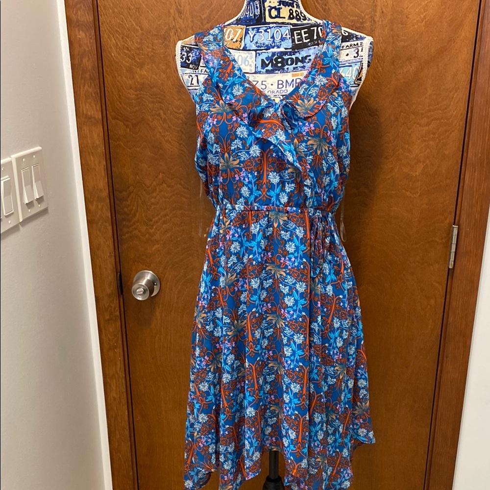Be Boo Floral Blue and Orange Women's Dress size medium, NWOT